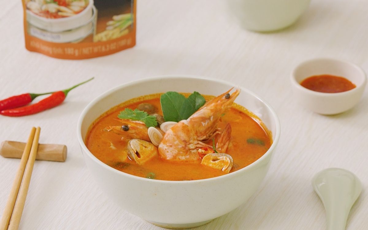 Bước 3b: Nấu Canh Tom Yum