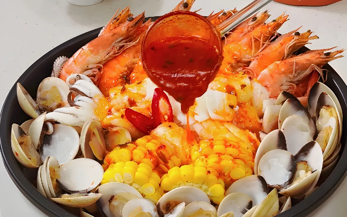 Bước 4: Làm Hải Sản Xốt Thái