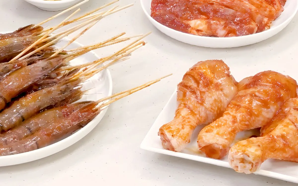 Bước 2: Ướp thịt/hải sản