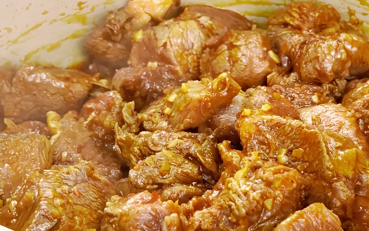 Bước 3: Nấu bò xốt vang