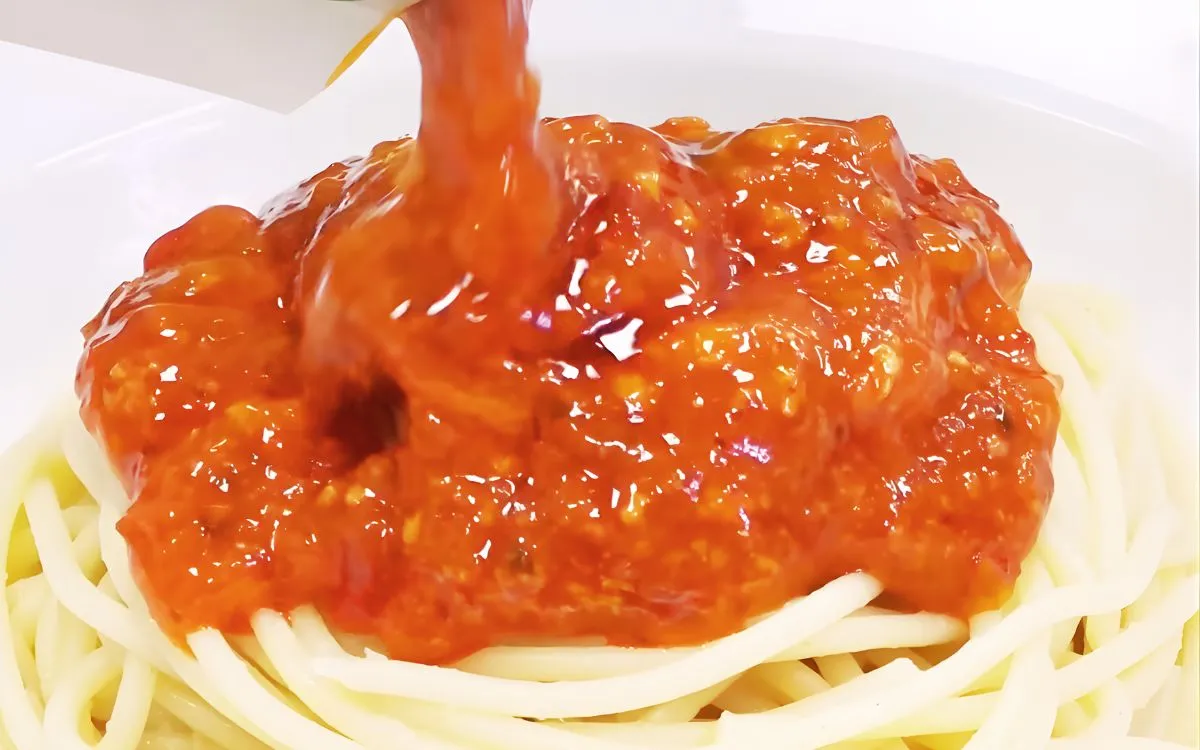 Bước 3: Rưới xốt