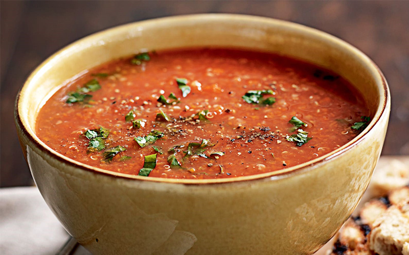Cháo thịt bò nấu với cà chua